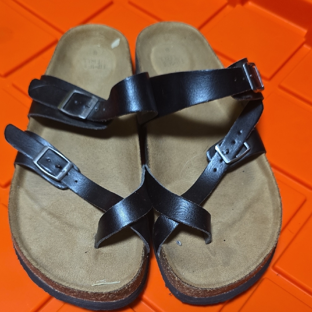 Time and Tru Black Sandals
